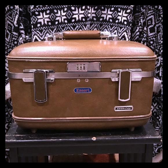 american escort luggage